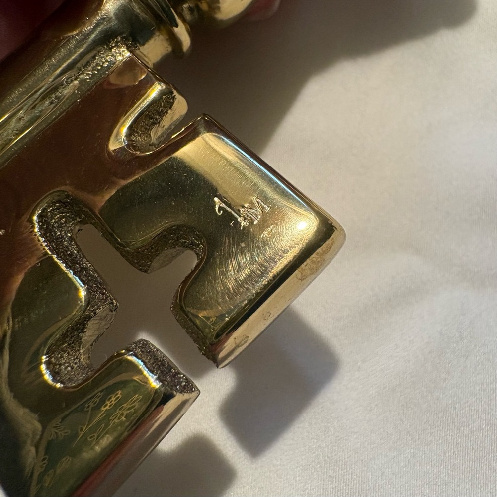 Ornate Solid Shiny Brass Skeleton Key Paperweight – Ralph Lauren Style - Picture 3 of 5